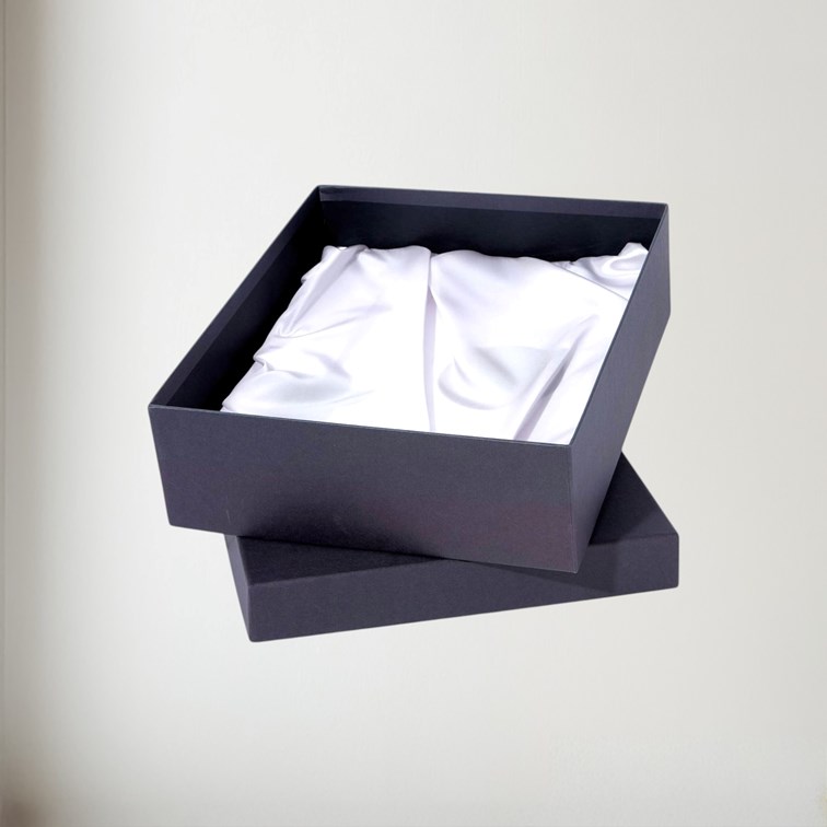 Box To Take Large Quaich And Bottle Of Whisky Box Only box d presentation box open empty