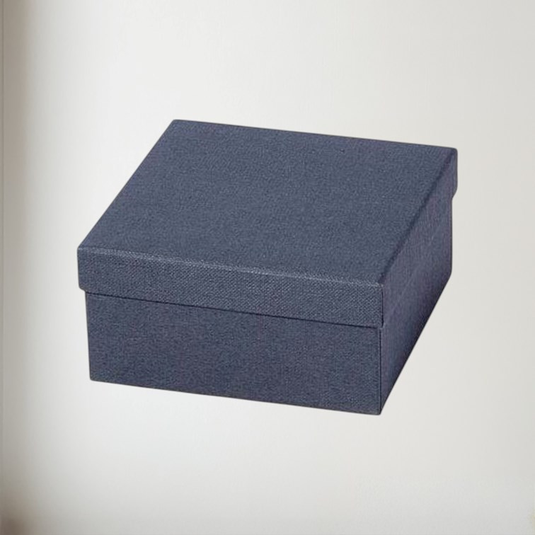 Presentation Box For Extra small Quaich Or 2oz Flask Presentation box closed