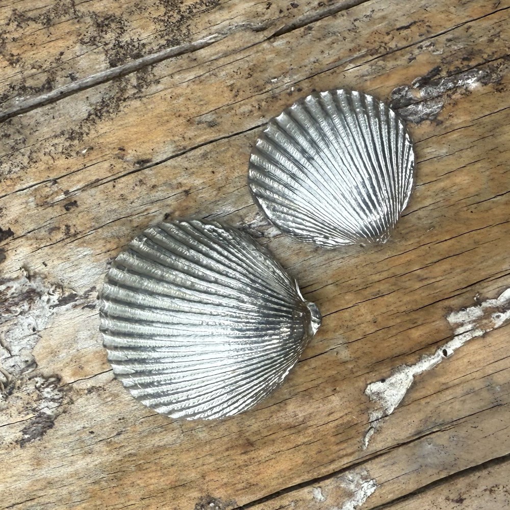 Cast Pewter Large Cockle Shell Ornament Cast Pewter Large Cockle Shell Ornament