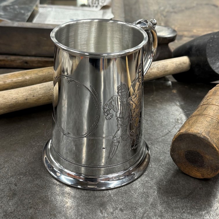 Football Scene One Pint Pewter Tankard Football Scene One Pint Pewter Tankard