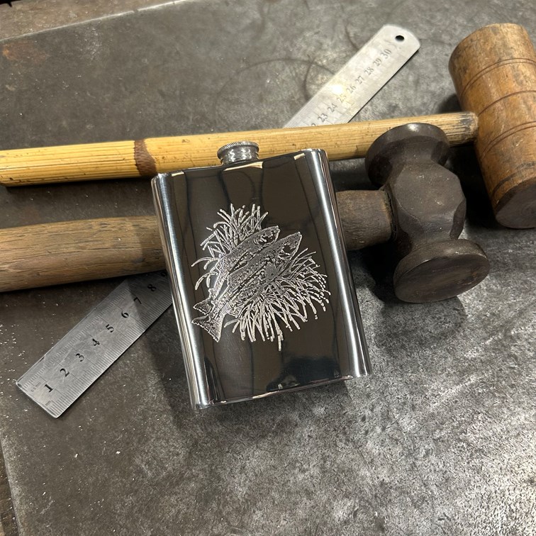 6oz Fishing Scene Pewter Kidney Hip Flask 6oz Fishing Scene Pewter Kidney Hip Flask