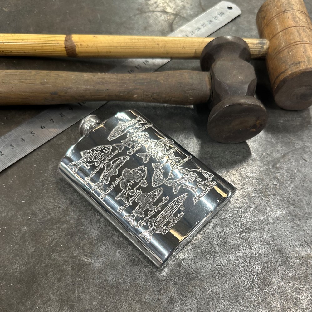 6oz Pewter Fish Kidney Hip Flask 6oz Pewter Fish Kidney Hip Flask