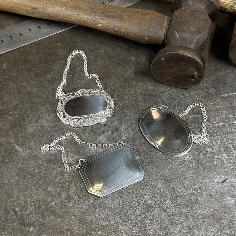 Cast Pewter Plain Rectangular Decanter Label Cast Pewter Plain Rectangular Decanter Label