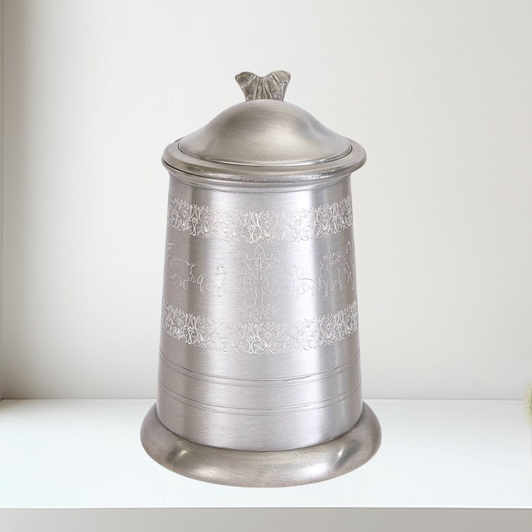 Medieval Hunting Scene Lidded Tankard Opposite th handle view of tankard