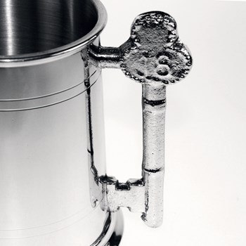 18 Key Handle One Pint Pewter Tankard 18 Key Handle One Pint Pewter Tankard