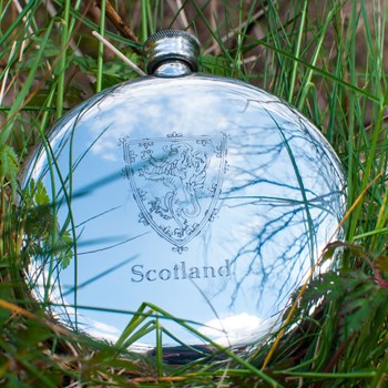 4oz Lion Of Scotland Pewter Sporran Flask