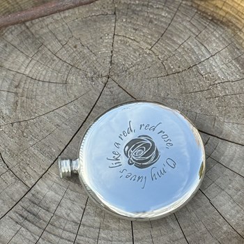 Red Red Rose Sporran Flask