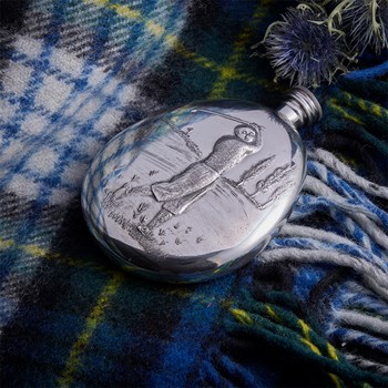 5oz Embossed Golfer Pewter Sporran Flask