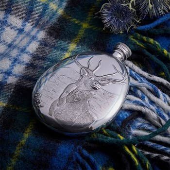 5oz Heavy Embossed Monarch of the Glen Pewter Sporran Flask 5oz Heavy Embossed Monarch of the Glen Pewter Sporran Flask