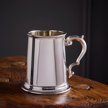 Plain Scroll handle Half Pint Pewter Tankard