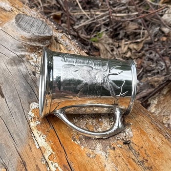 Embossed Monarch of the Glen pewter tankard