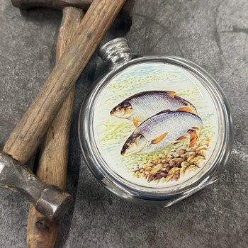 6oz Round Roach Pewter Picture Flask