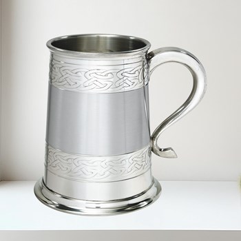 Embossed celtic bands 1 pint pewter tankard