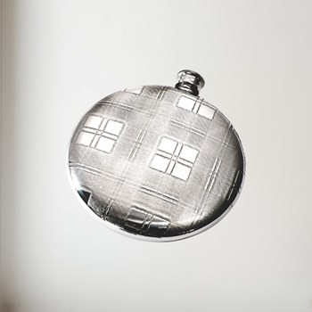 4oz Tartan Pewter Sporran Flask 4oz Tartan pewter Sporran flask