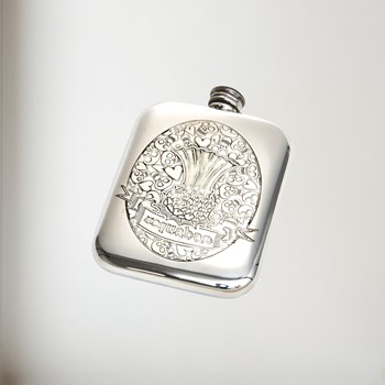 6oz Usquabae Thistle Skull And Hearts Pewter Pocket Flask 6oz Usquabae Thistle Skull and Hearts Pewter Pocket Flask