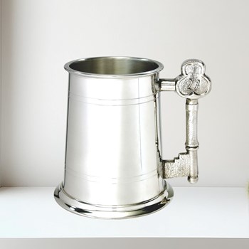 21 Key Handle One Pint Pewter Tankard 21 key handle tankard
