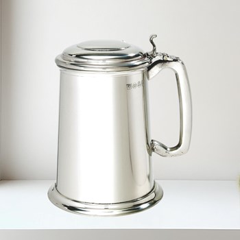 Lidded  One Pint Pewter Tankard Lidded 1 pint Pewter Tankard