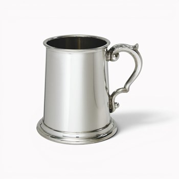 Plain Scroll handle Half Pint Pewter Tankard