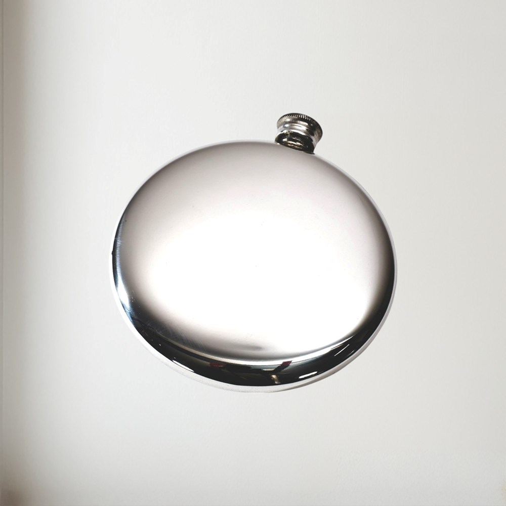 4oz Round Pewter Sporran Flask 4oz round pewter Sporran Flask