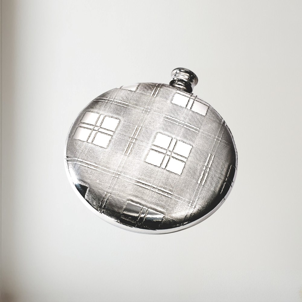 4oz Tartan Pewter Sporran Flask 4oz Tartan pewter Sporran flask