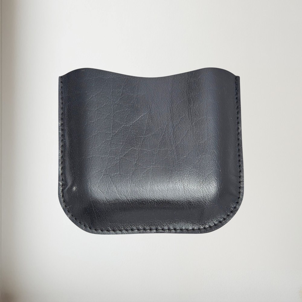 Black Leather Pouch To Fit 6oz Pocket Flasks Black Leather Pouch to fit 6oz pocket flasks