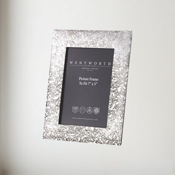 Large Love Skull Pewter 7"X5" Picture Frame