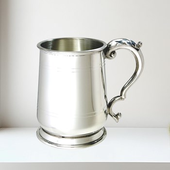 Standard Jacobean One Pint Pewter Tankard
