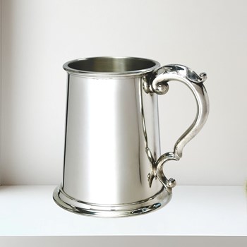 Plain Fancy Handle One Pint Pewter Tankard