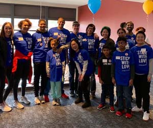 F5 colleagues volunteer with families needing shelter and work