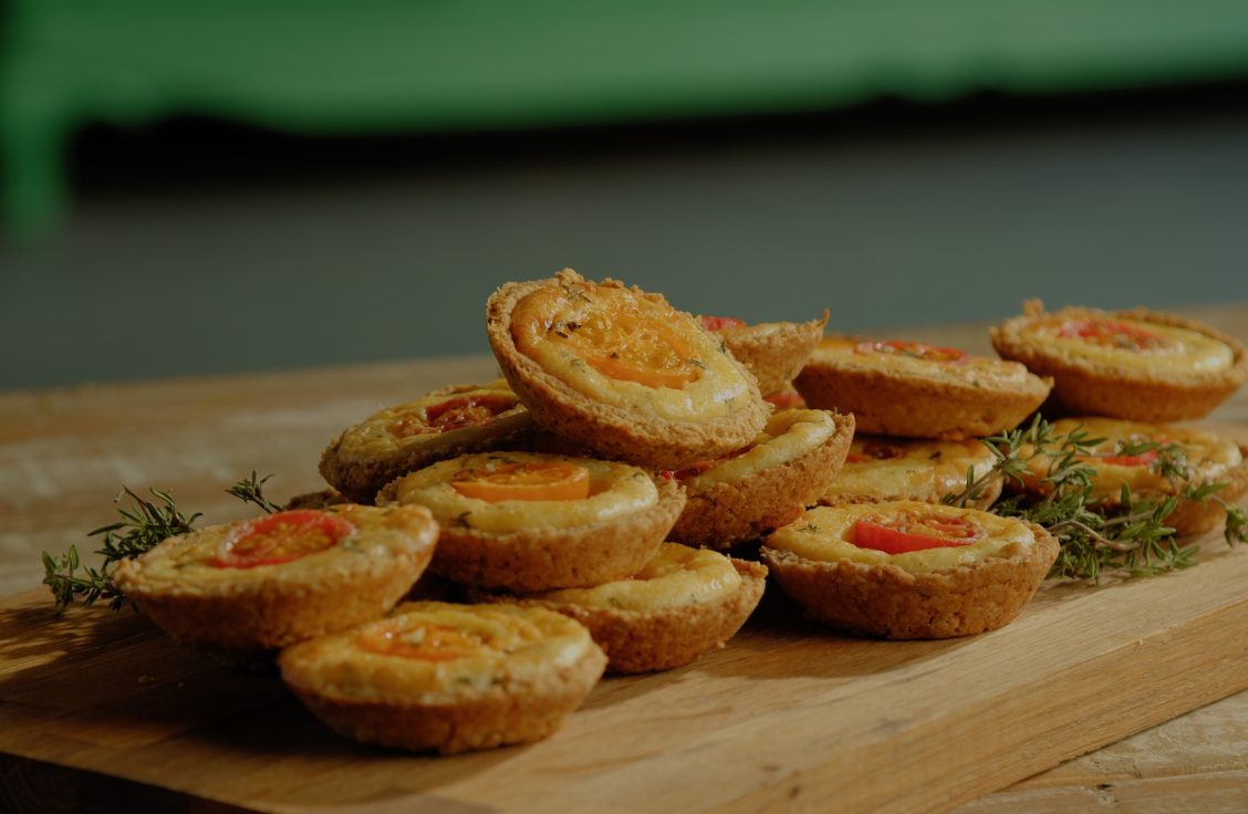 Mini Cheddar, Tomato and Thyme Tarts with an Oat Pie… | White's Oats