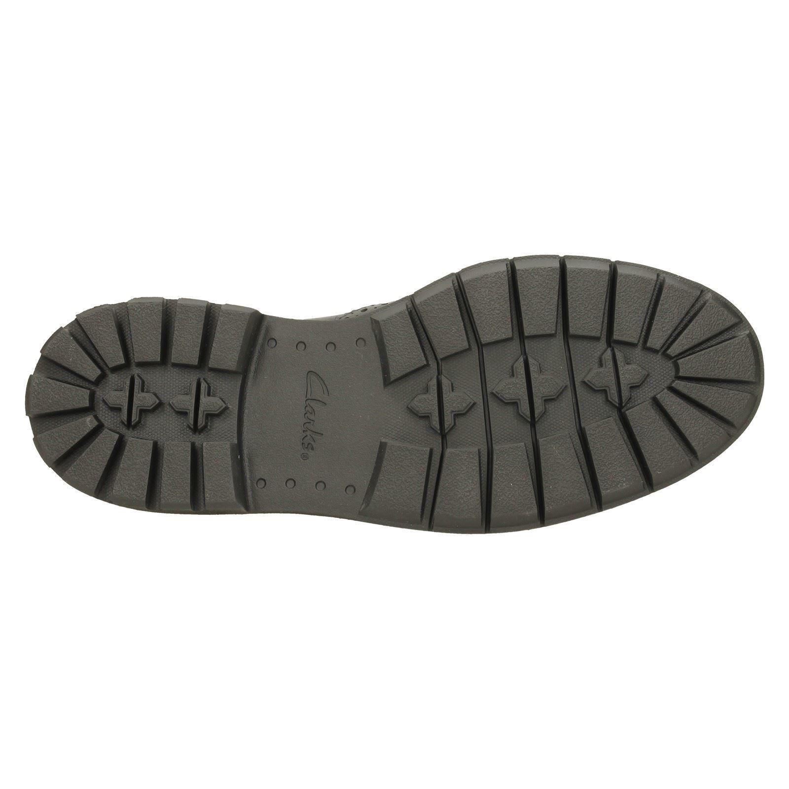 clarks batcombe wing black