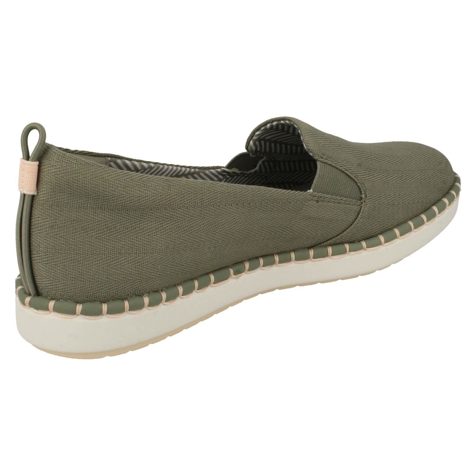 clarks glow slip