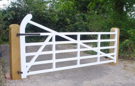 Curved Style Gate Painted