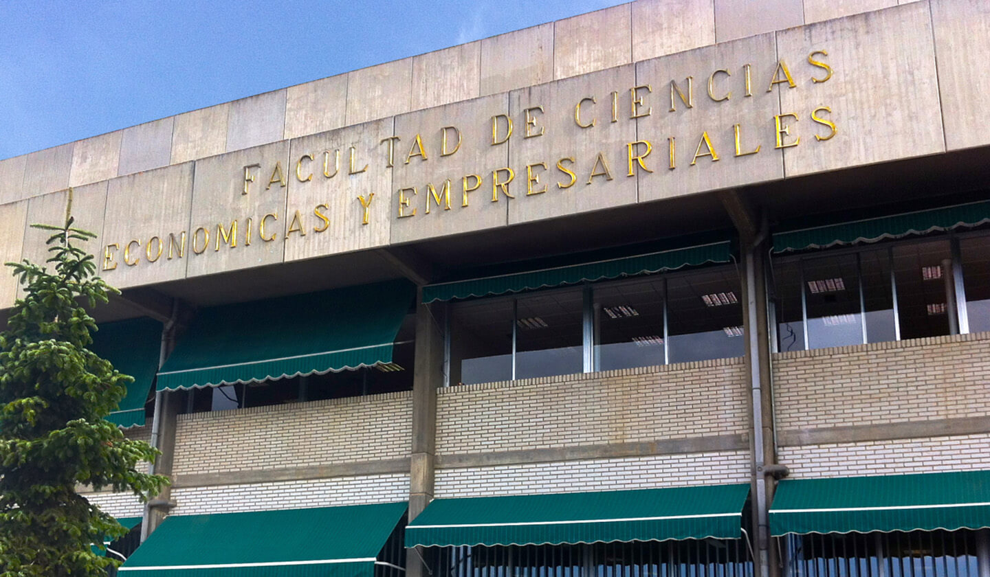 Facultad de Ciencias Económicas y Empresariales