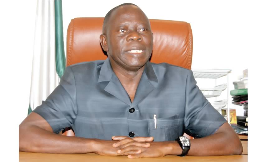 Adams Oshiomole spotted at the gym seriously keeping fit (video)