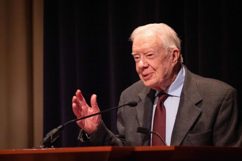 94-year-old former U.S. President, Jimmy Carter, goes back to the classroom