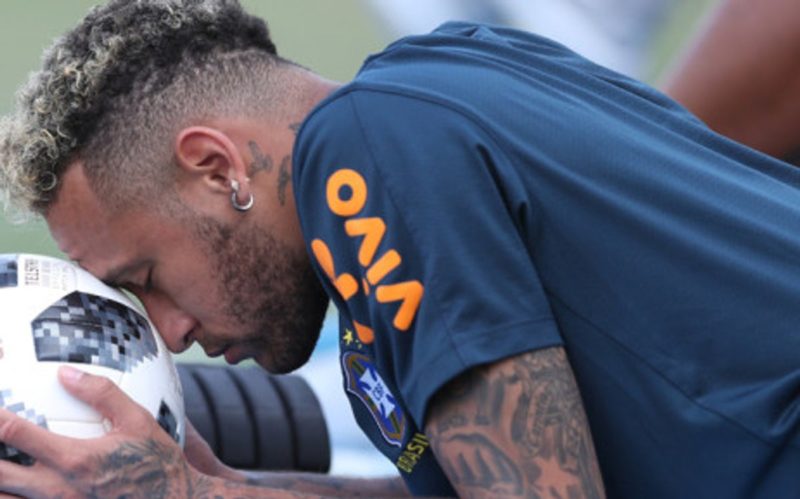 Barcelona are preparing to step up their pursuit of former Nou Camp star Neymar - and are willing to offer Paris Saint-Germain three players as part of any potential deal.