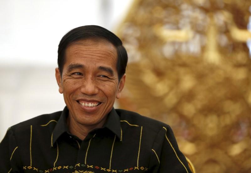 Indonesia president plans stricter rules on mobility, social distancing