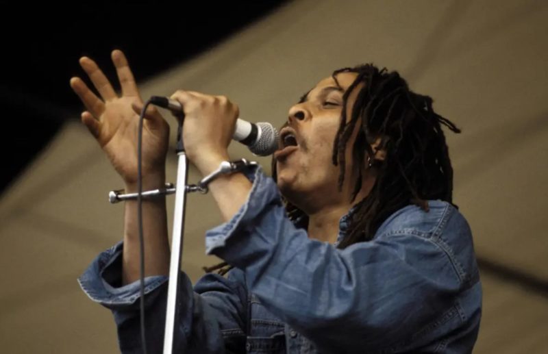So Nigerian is now a burial ground, you better bury him there, Nigerians react to flying Majek Fashek back home for burial