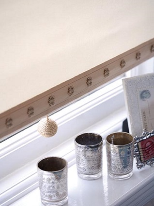 classic charleston trim and matching pull on blind