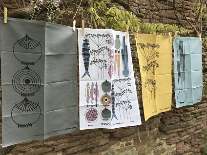 picknick elements on a washing line picknick elements on a washing line