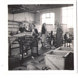 relaxed moment on warp knitting line