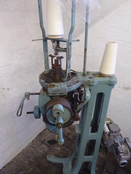 side view of new house textiles knitting machine