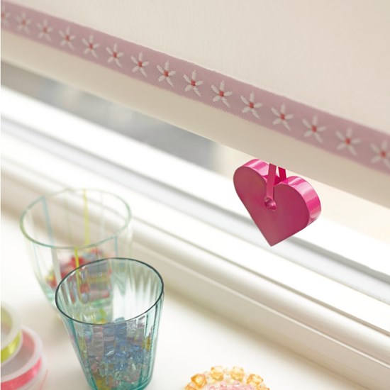 daisy chain childrens decorative trimming in petal pink featuring a popular flower motif daisy chain childrens decorative trimming in petal pink featuring a popular flower motif