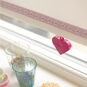 daisy chain childrens decorative trimming in petal pink featuring a popular flower motif daisy chain trim - petal pink