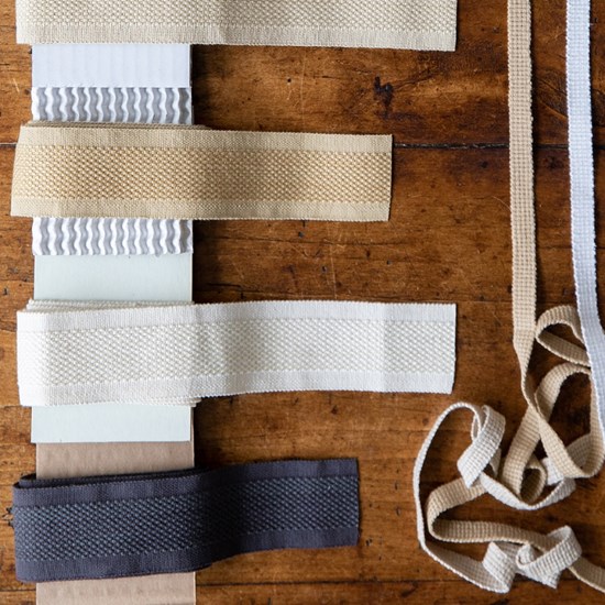 carpet trim - pecan decorative trimming braid in subtle wool/cotton weave in pecan cream colour