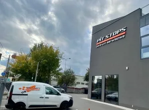 zdjęcie przedstawiające PIT STOPS