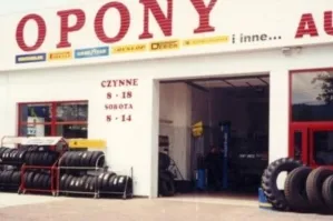 zdjęcie przedstawiające AUTO SERWIS 