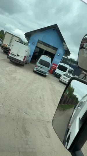 zdjęcie przedstawiające AUTO DOKTOR 