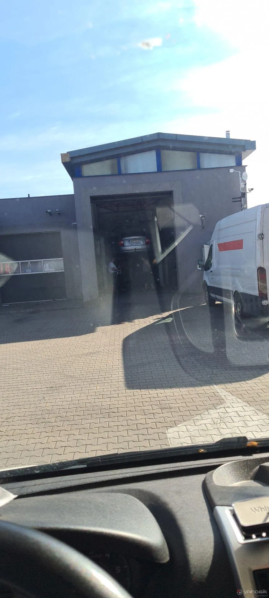 zdjęcie przedstawiające EXTRUCKT